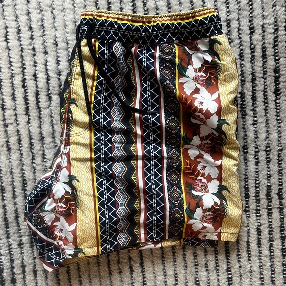 ASOS Multicolor Patterned Shorts - Picture 7 of 7